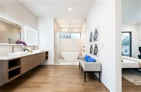difference between master bath and ensuite.